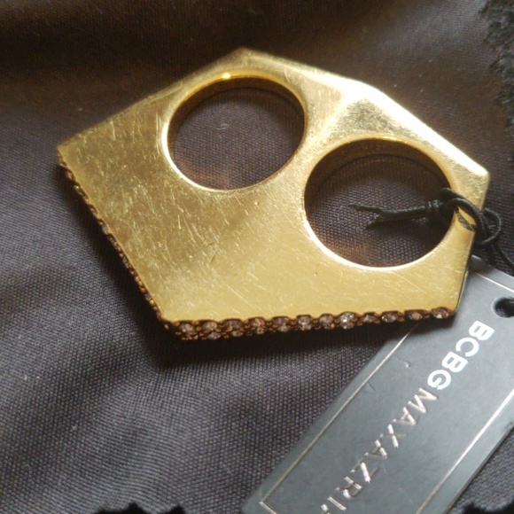 BCBG MAX AZRIA 2 FINGER RHINESTONE RING - Picture 4 of 7